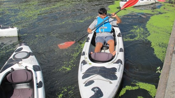 London MooCanoes River Cleanup